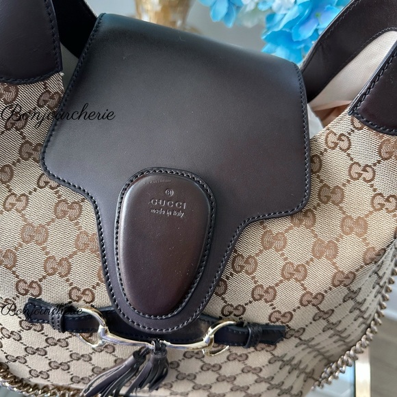 Authentic Gucci Signature Brown and Cream Shoulder Bag - Picture 9 of 12